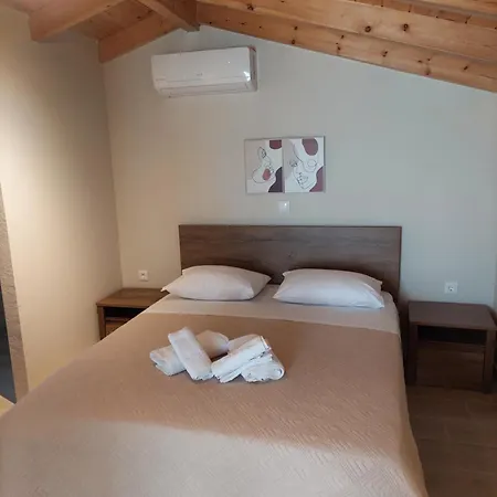 Villa Stones Corfu Varypatádes