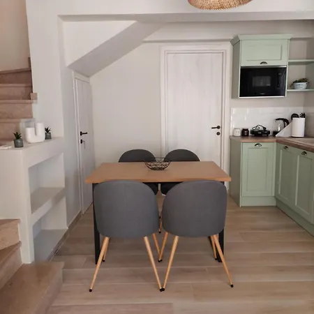 Stones Corfu * Varypatádes